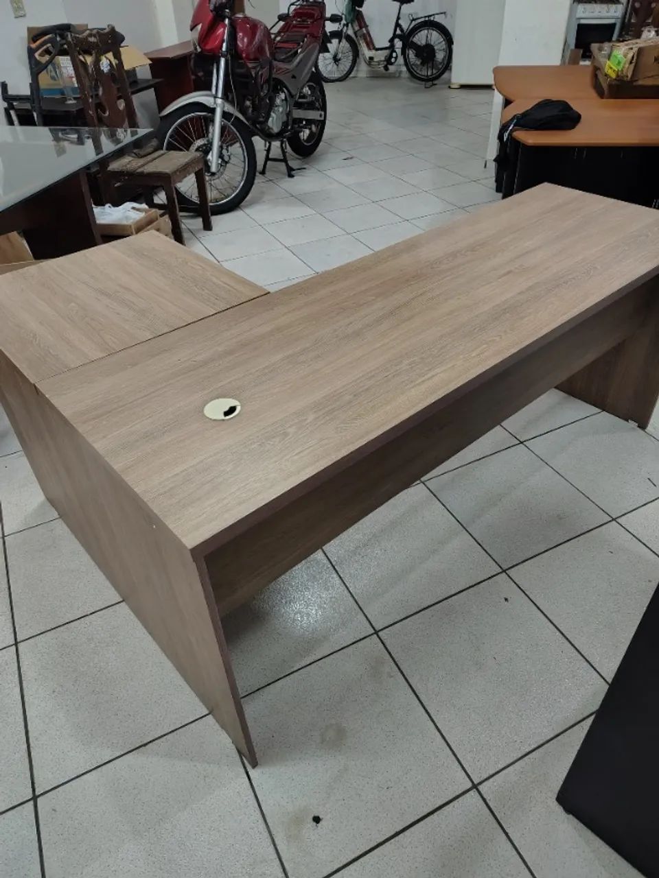Mesa de Escritório em L com 4 Gavetas - Foto 3