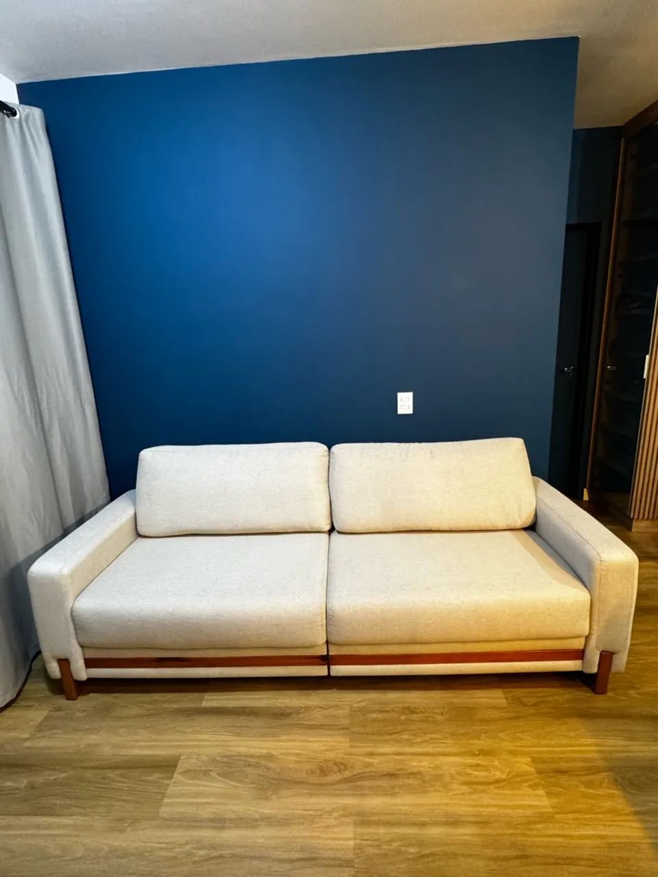 Sofá de linho - Sofá 2,30 m - moderno, confortável e bem conservado - Foto 2