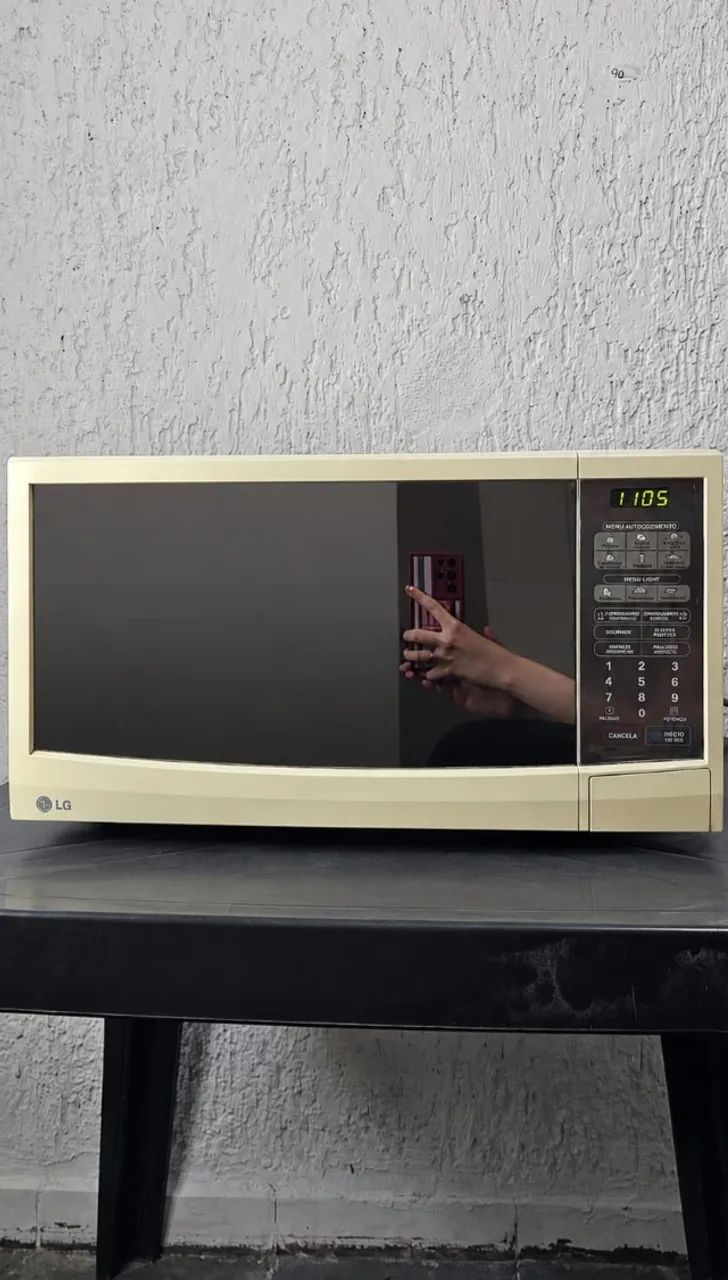 Micro-ondas Espelhado LG Impecável