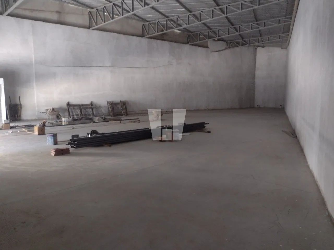 EXCELENTE GALPAO DE 325 M² BAIRRO TUPI - Foto 2