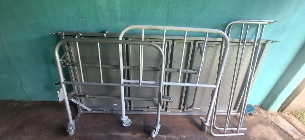 Cama hospitalar manual + colchão  - Foto 5