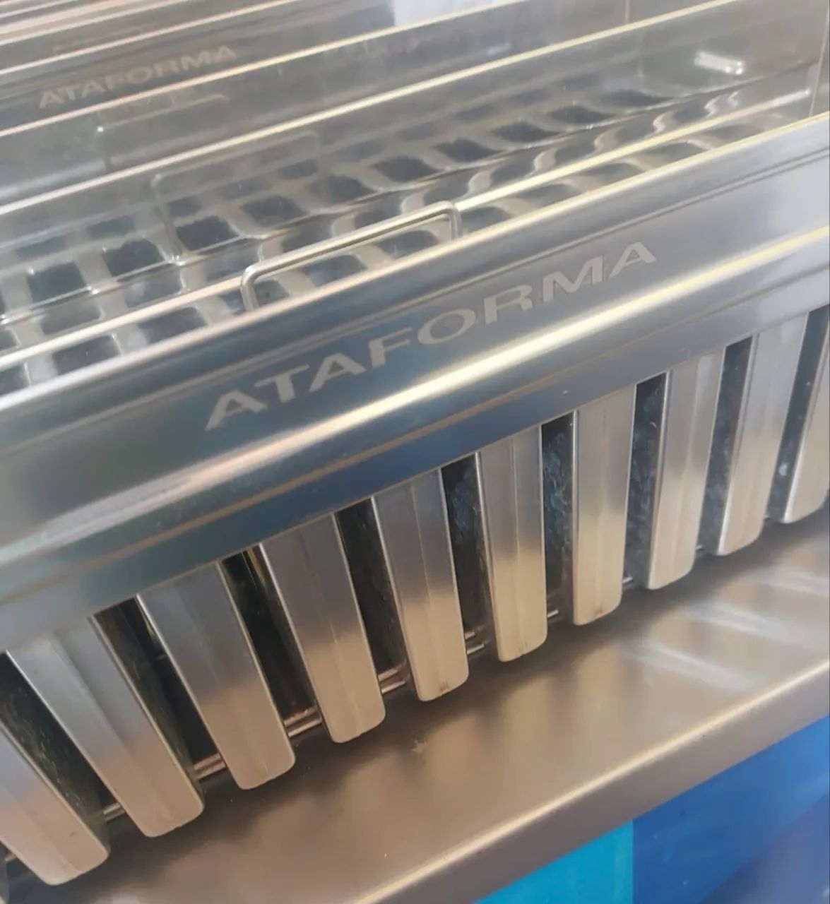 Formas de picolés 28 cavidades marca AtaForma sem extrator  - Foto 3