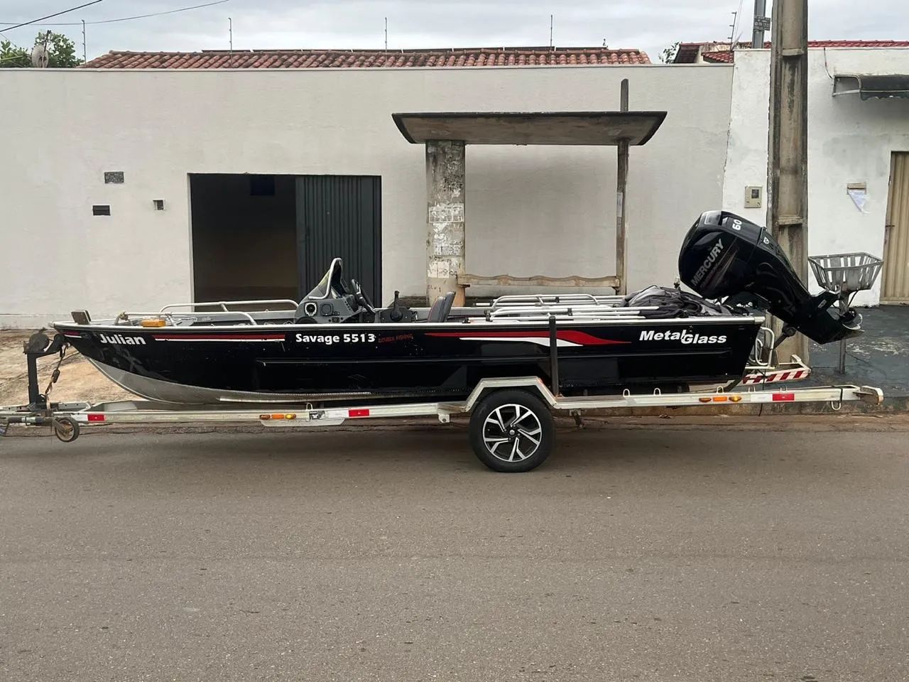 Lancha metalglass savage 5513 motor 60hp mercury