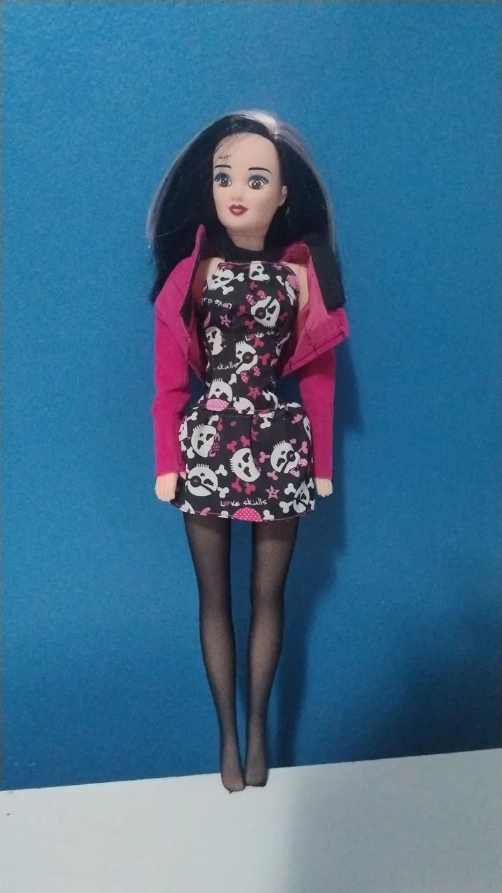 Boneca Vampira / Gótica  - Foto 3