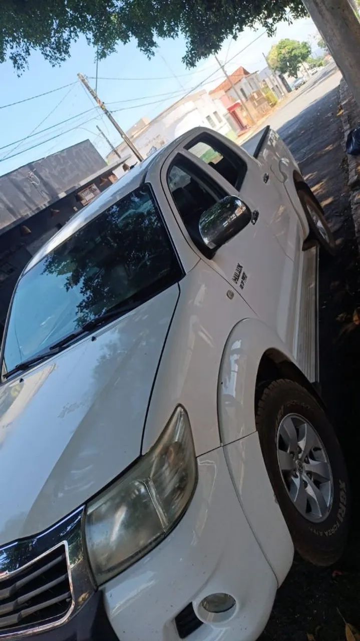 Toyota Hilux CD SR 4X2 2.7 16V/2.7 FLEX AUT. 2013