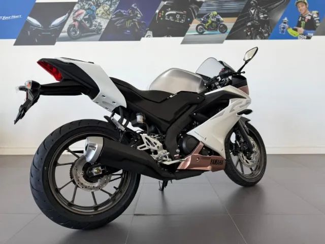 R15 ABS - Foto 2