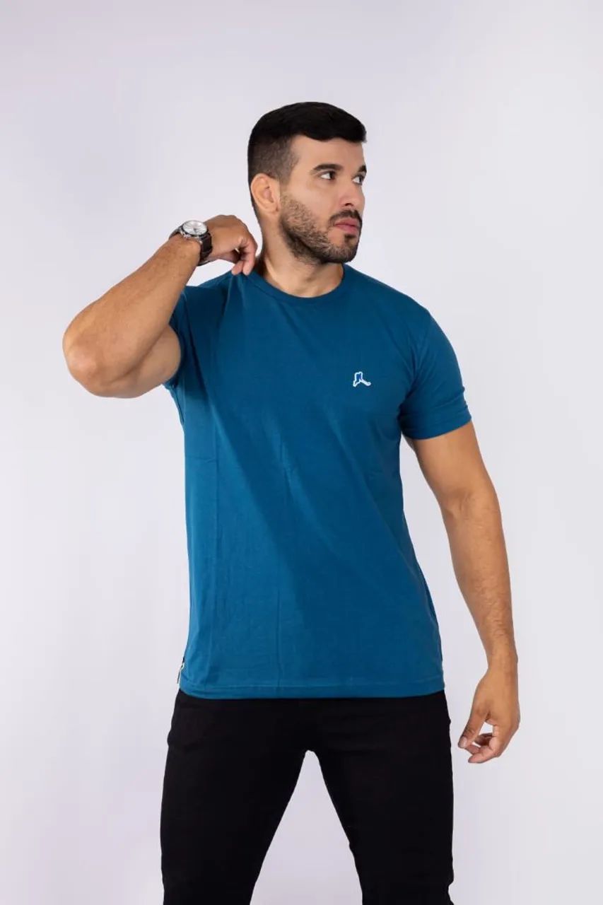 Camisa básica com abertura lateral  - Foto 2