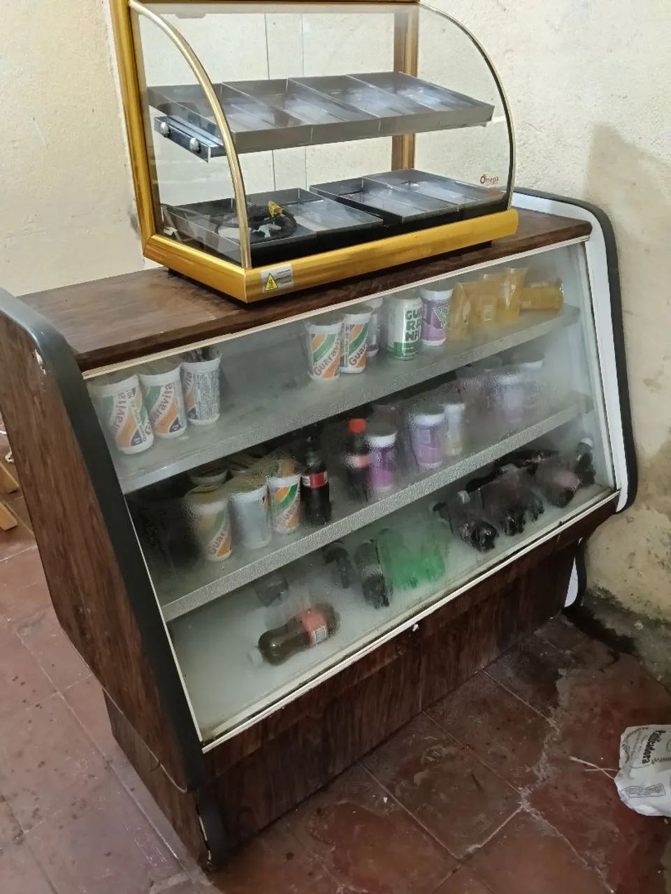 Vendo este balcão expositor com estufa  - Foto 2