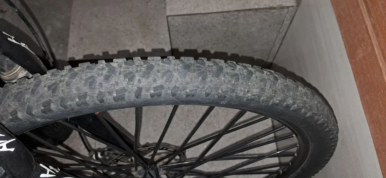 Estou vendendo uma bicicleta com roda de 29 polegadas.  - Foto 4