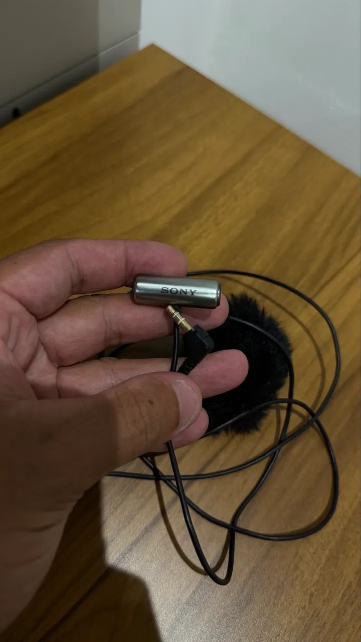 Microfone lapela Sony com plug P2 3,5 mm
