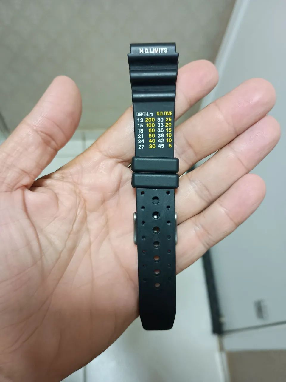 Pulseira Citizen de borracha grossa de 20mm.  - Foto 3