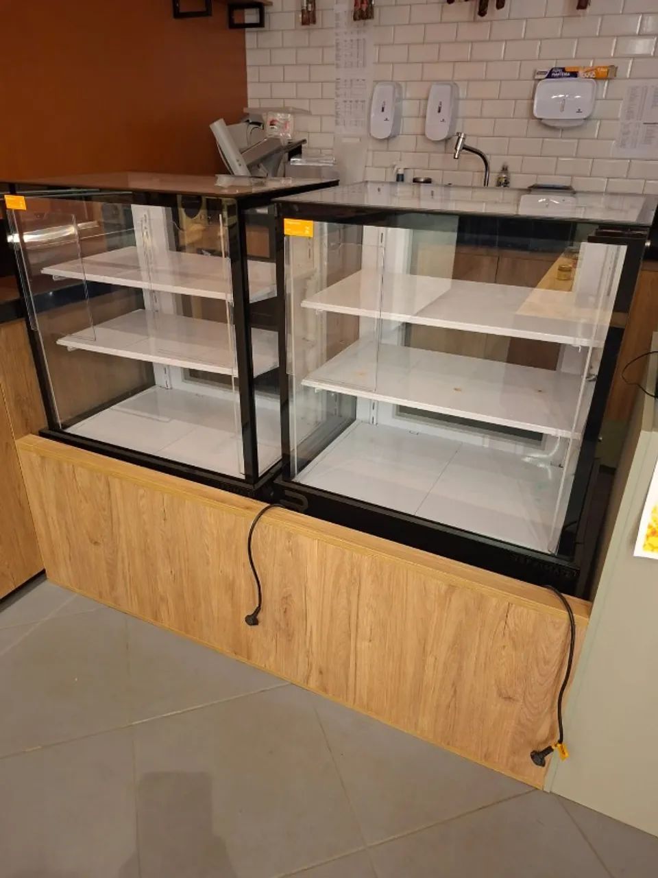 Vitrine Confeitaria Vanguarda - Super Nova