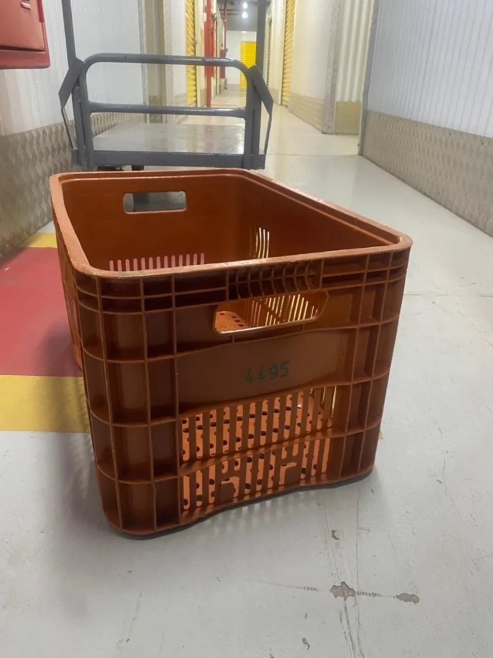 Caixa Plástica Agrícola Vazada Borda Alta 20kg - Foto 4