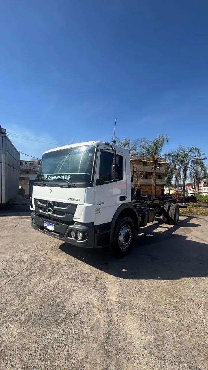 MB 1719 atego - Foto 2