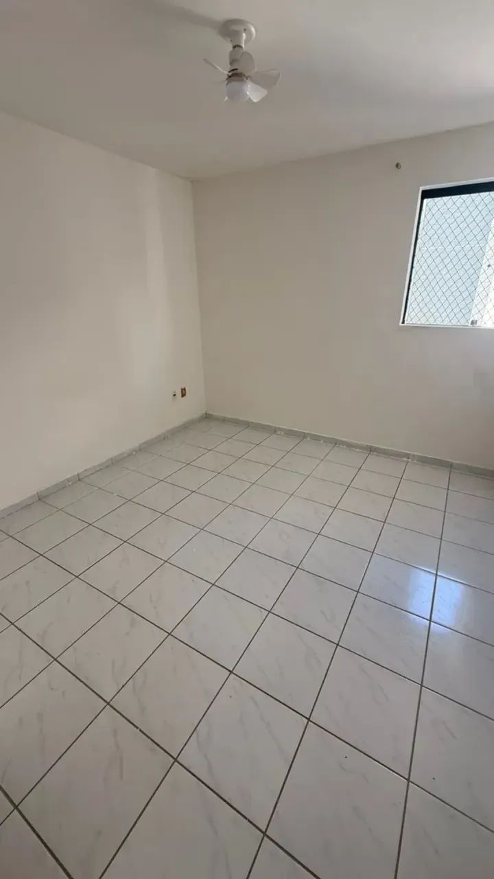Alugo apartamento com projetados 3 quartos - Foto 2