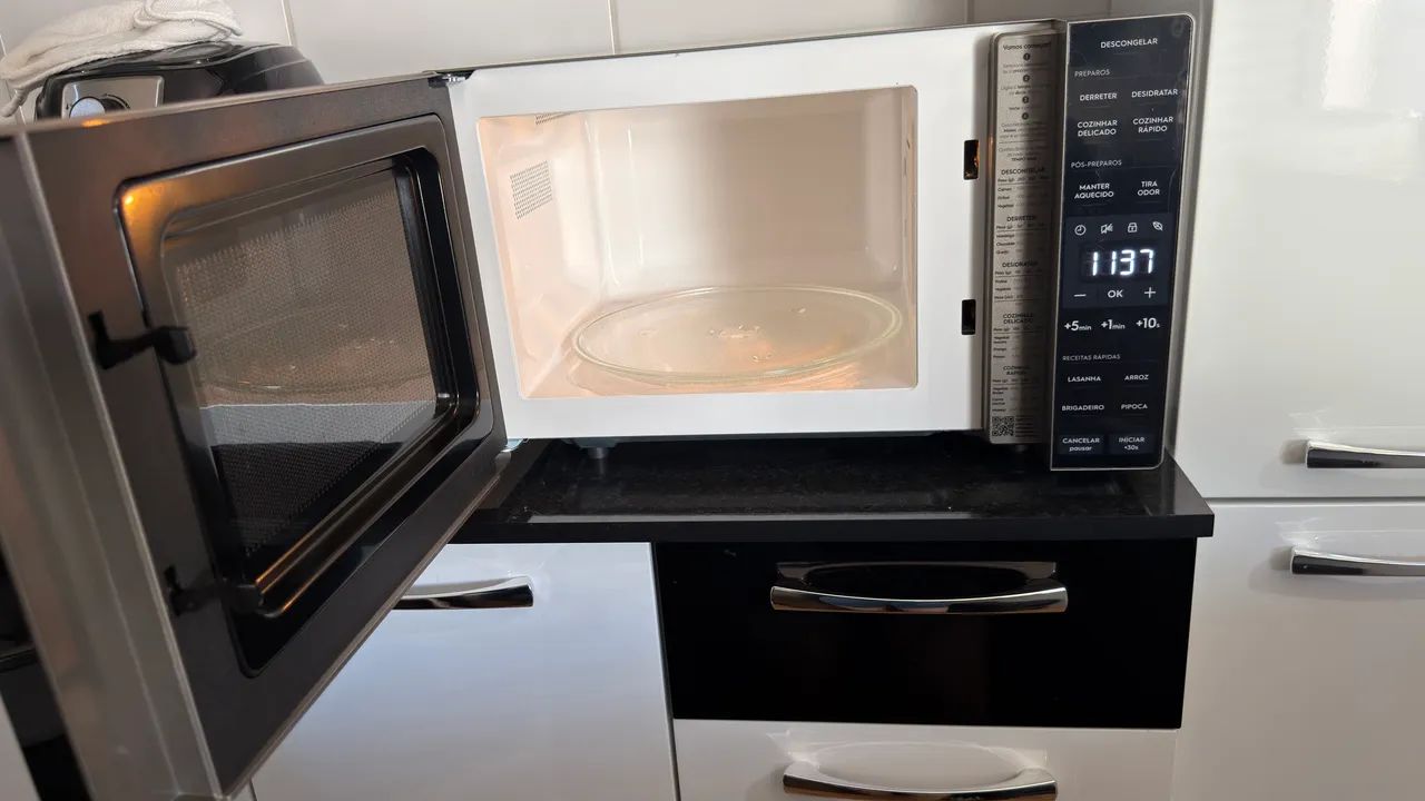 Micro-ondas Electrolux 23L Prata - Foto 2