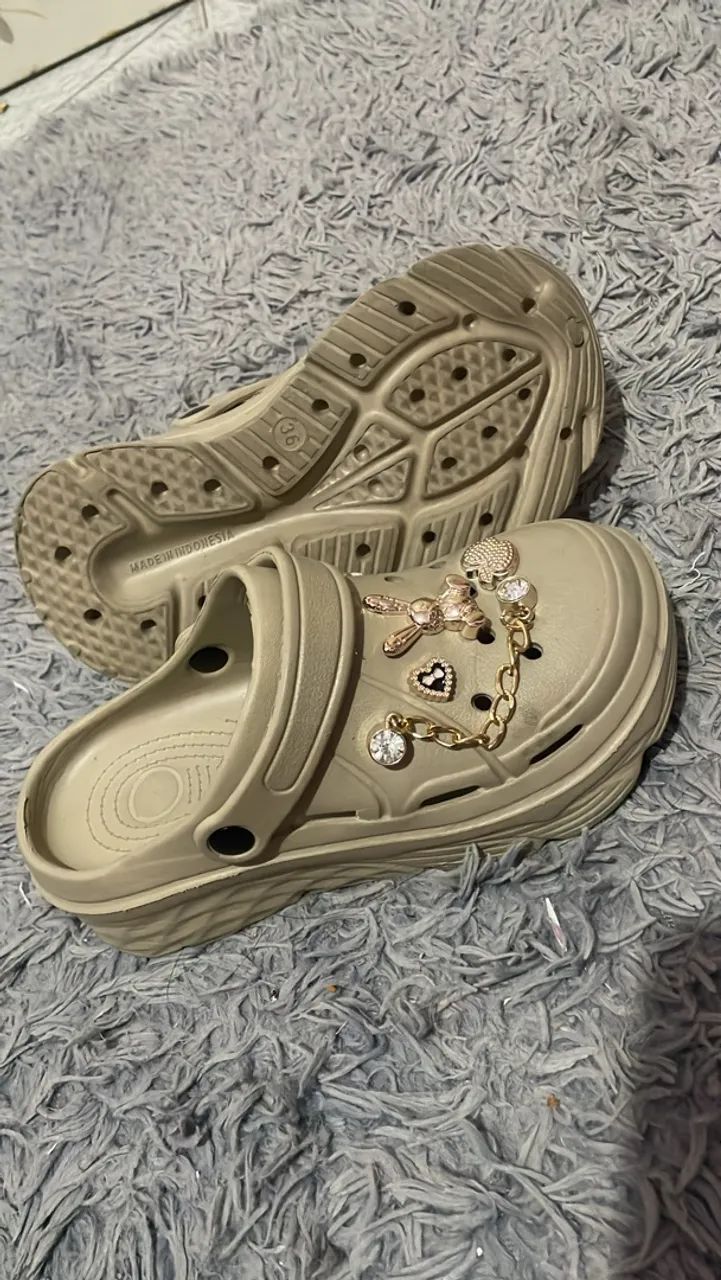 crocs 
