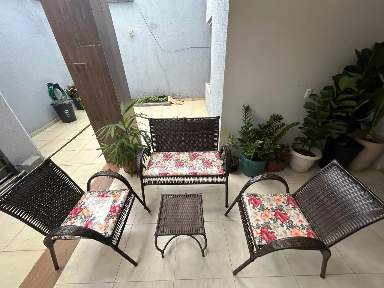 Vende-se esse lindo conjunto de cadeira para área  - Foto 3