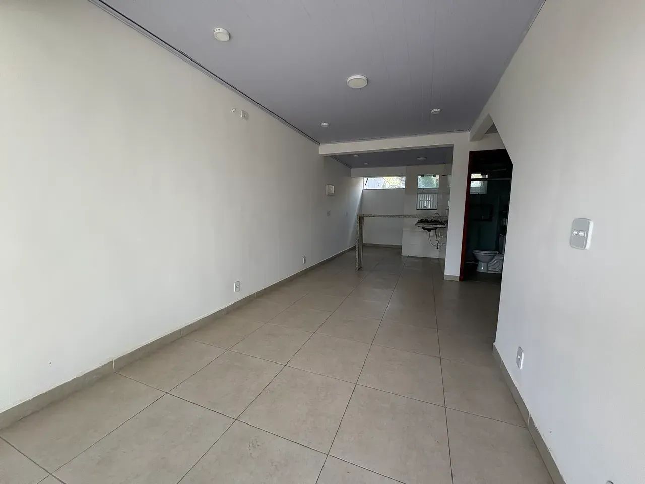 Bela casa com jardim a venda na rasa - Foto 4