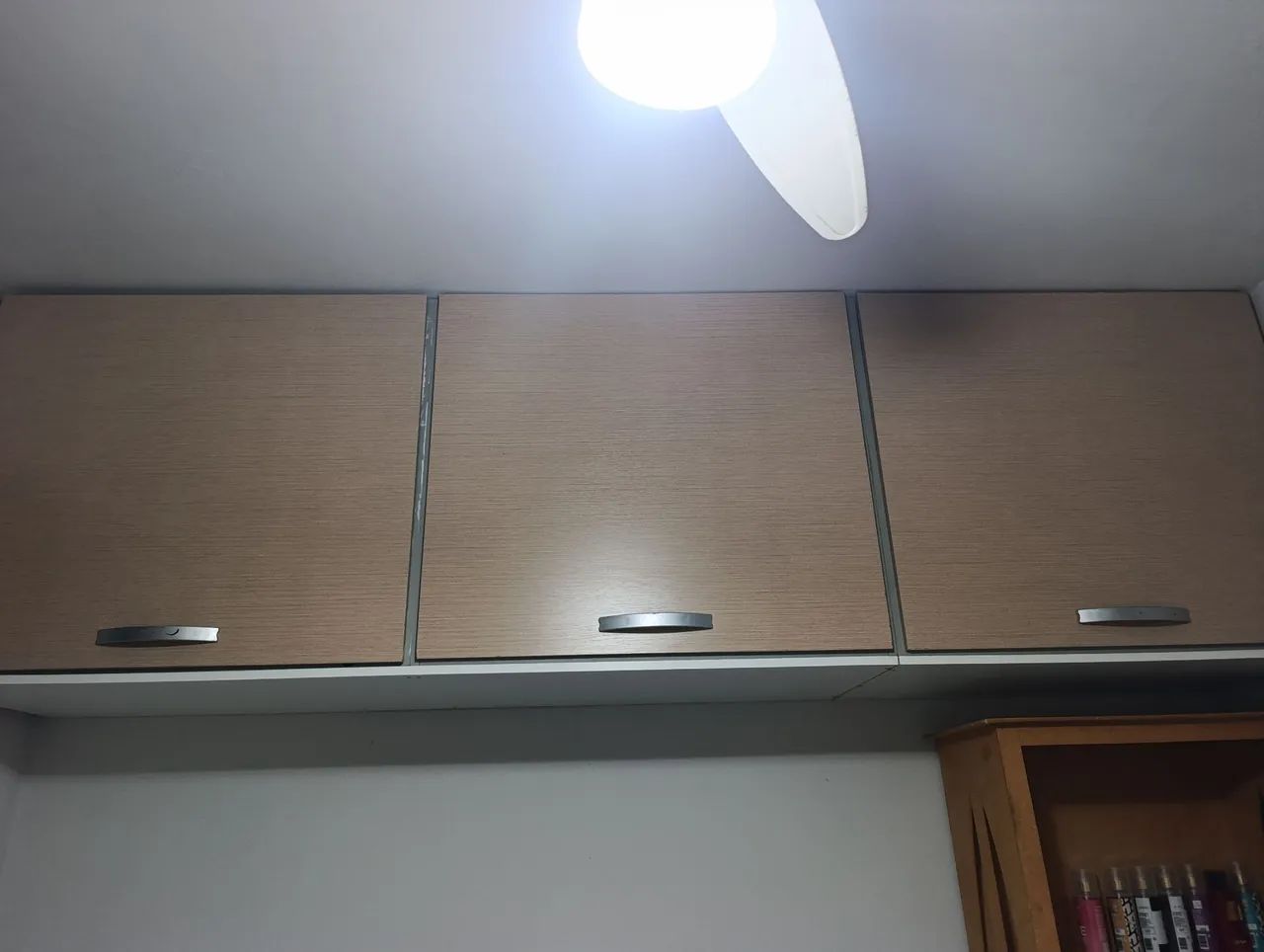 Armário aéreo para quarto 