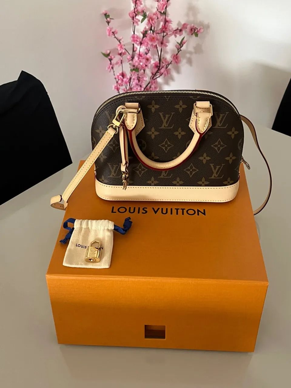 Bolsa Louis Vuitton Alma bb 