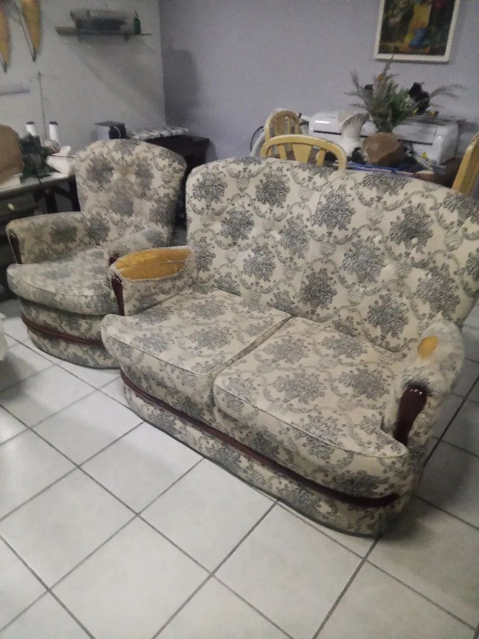 Vendo dois sofás 
