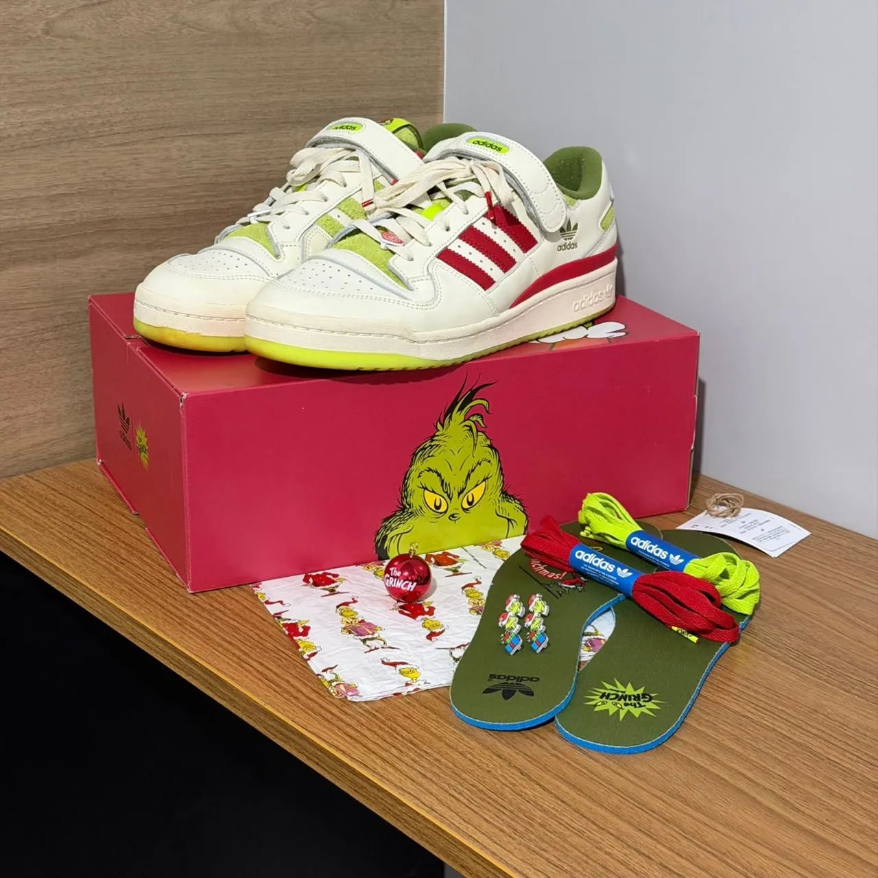 Tênis Adidas Grinch