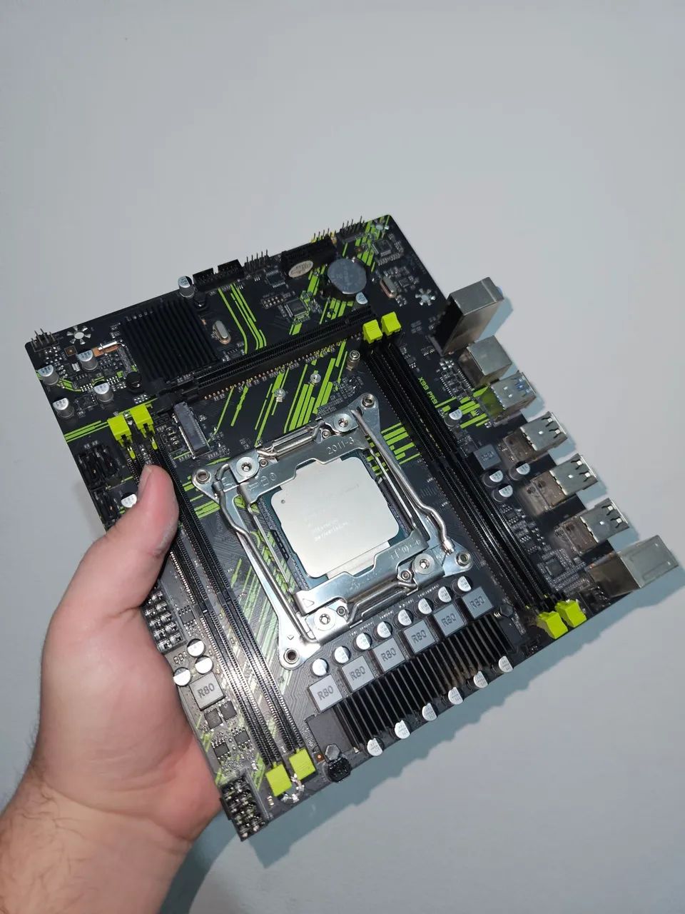 Kit Xeon E5-2666 v3 + Machinist PR9 X99 | 10/20 Cores | DDR4