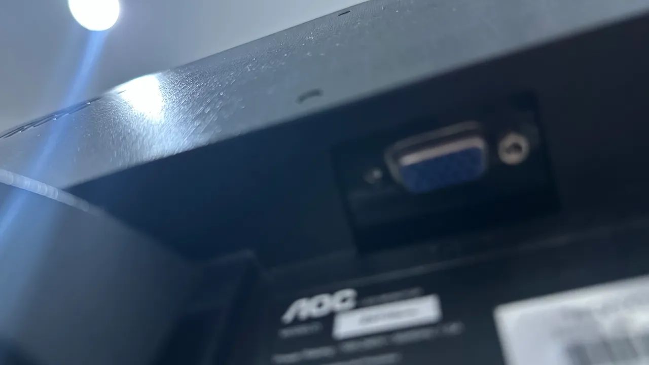Monitor AOC LED 18,5 - Excelente Estado | Funcionando 100% - Foto 2