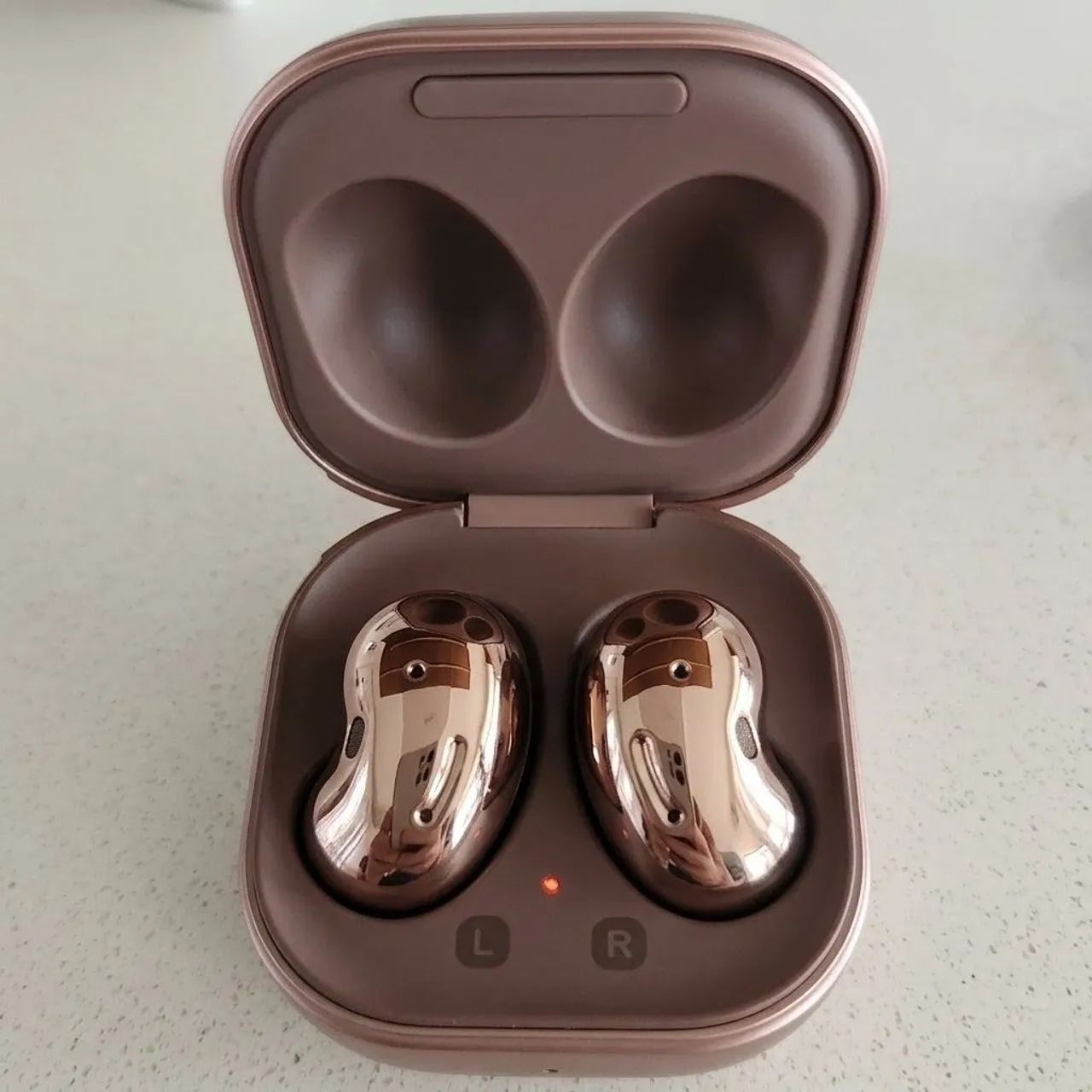 Fones AKG SAMSUNG LIVE BRONZE.