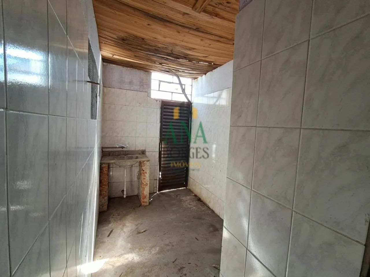 Barracão Comercial com Casa nos Fundos - Foto 2