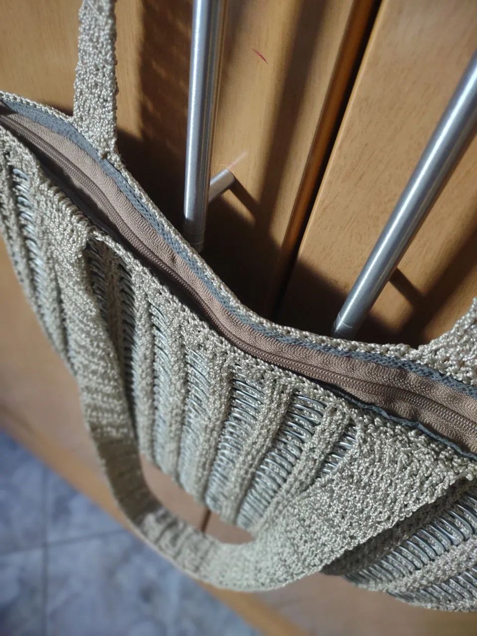Bolsa em crochê com lacres  - Foto 2