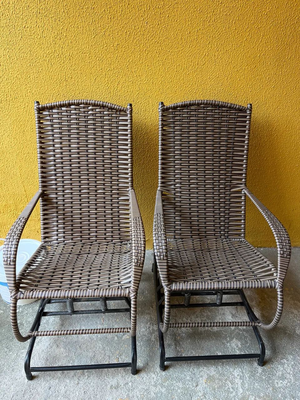 2 Cadeiras de Balanço Novas