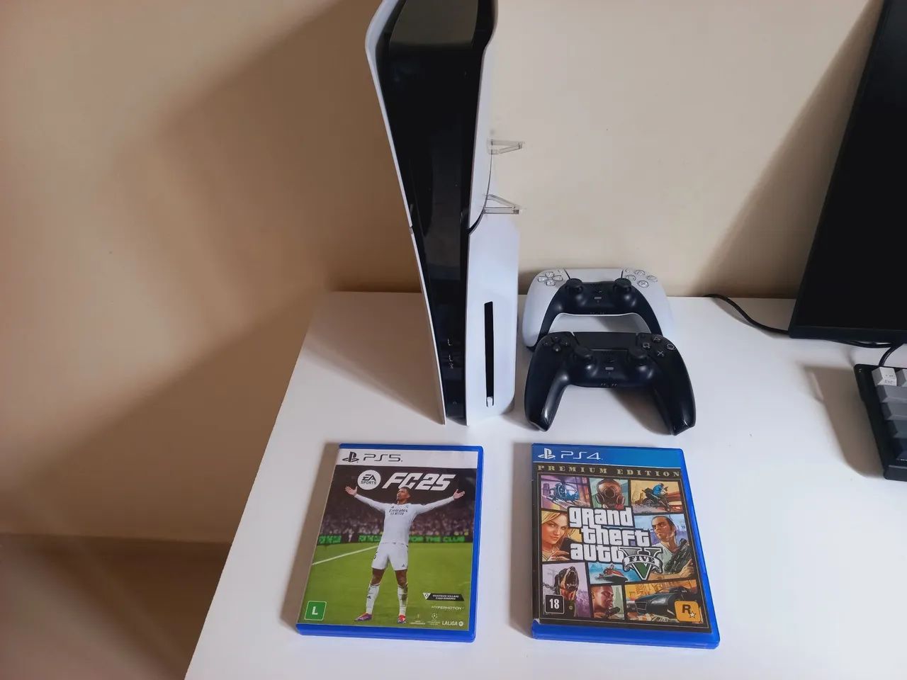Vendendo ps5 slim 1tb  pouco tempo de uso
