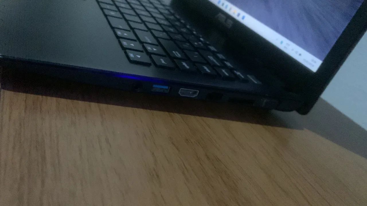 Vendo notebook semi novo 