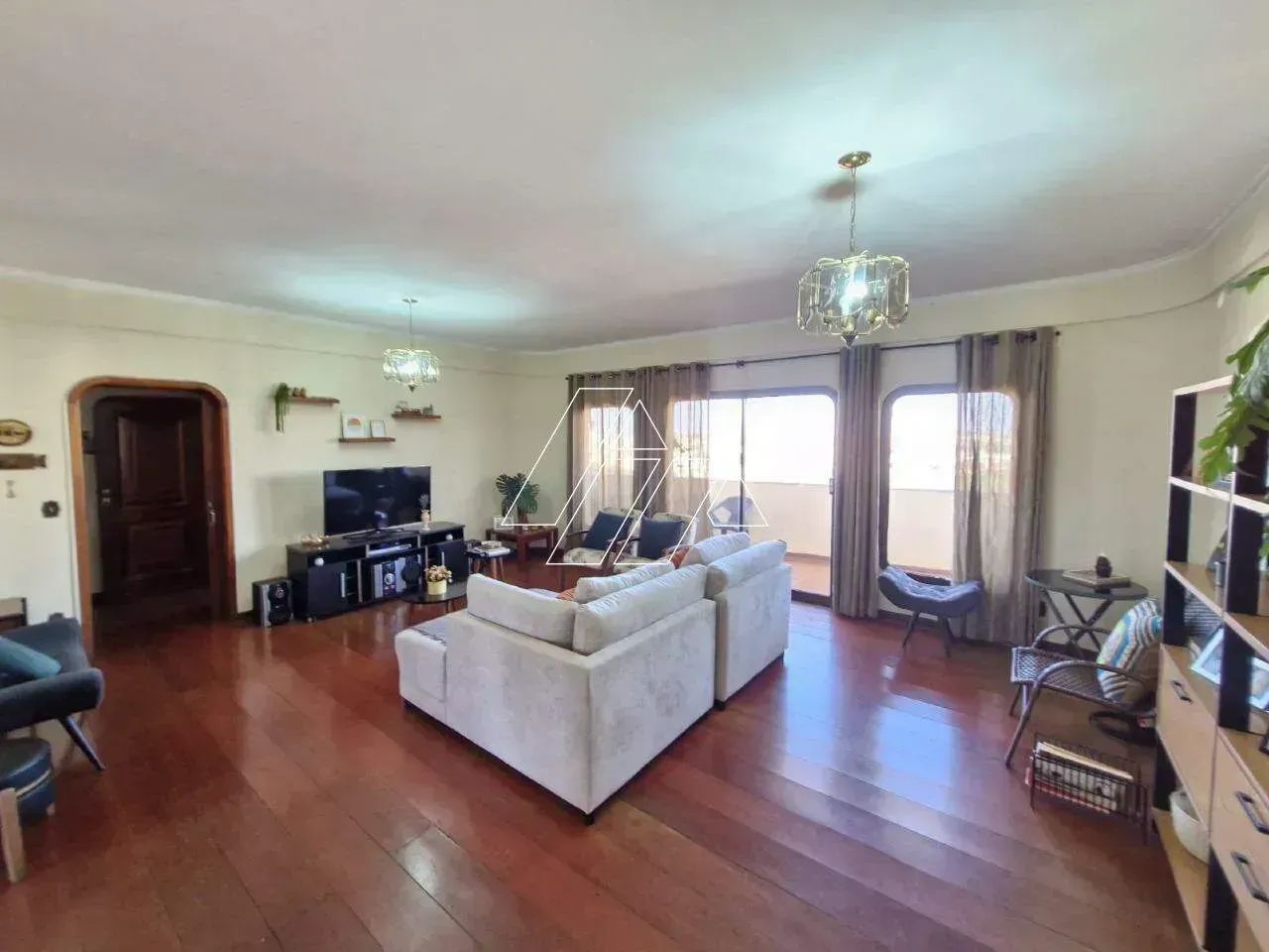 Apartamento amplo com 4 quartos e 2 vagas para alugar no Edifício Primavera  Centro de Mar - Foto 2