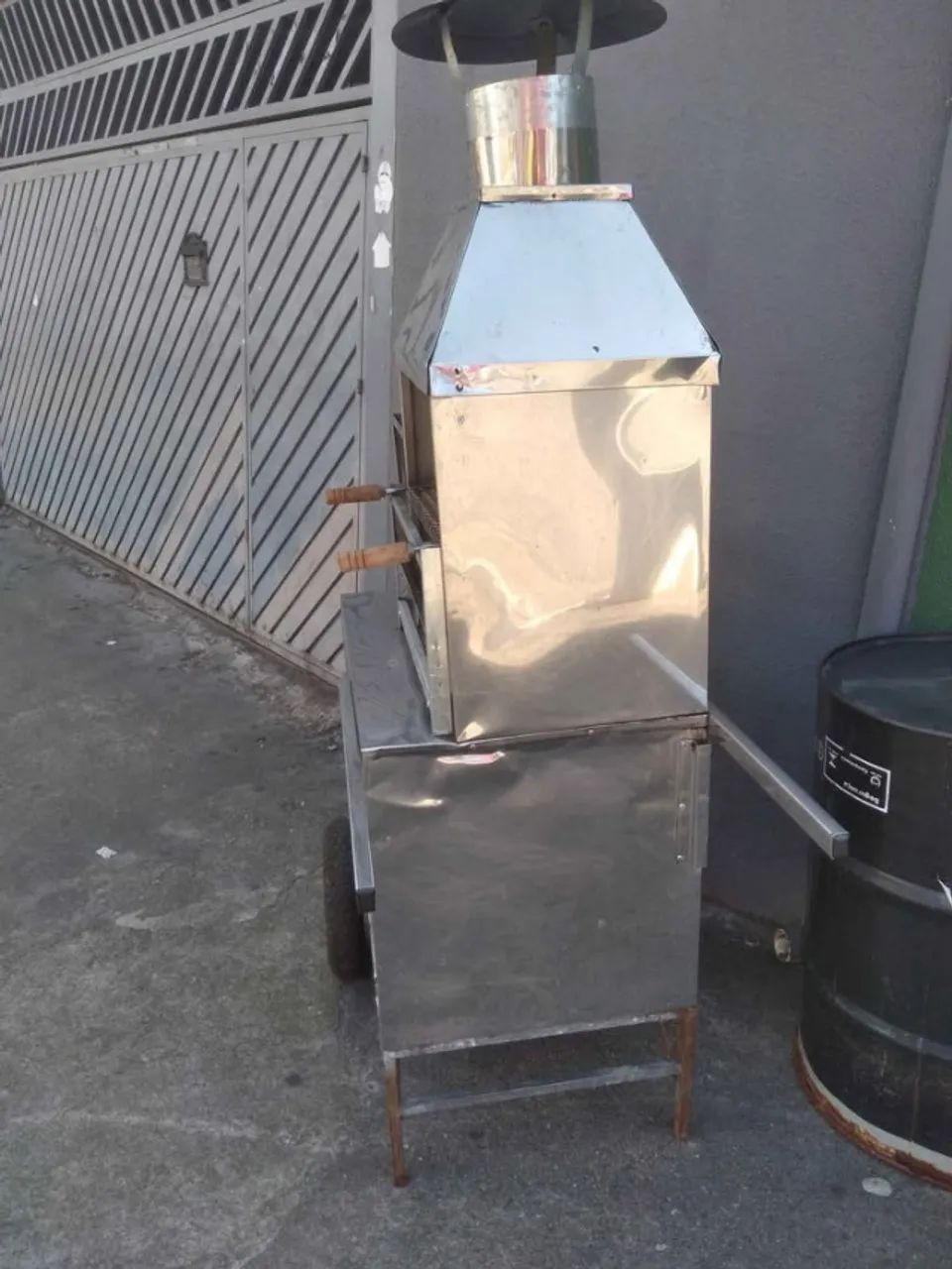 Carrinho de Churrasco Inox 50cm Com Caixa Térmica E Coifa - Foto 2