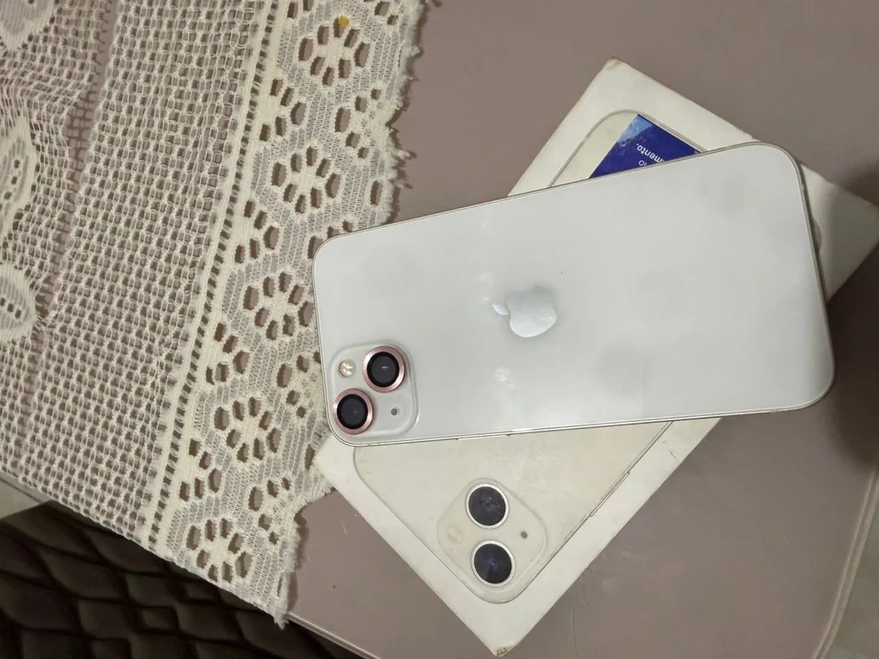 Vendo celular 13 com caixa garantia da Apple ainda. Bem conservado.