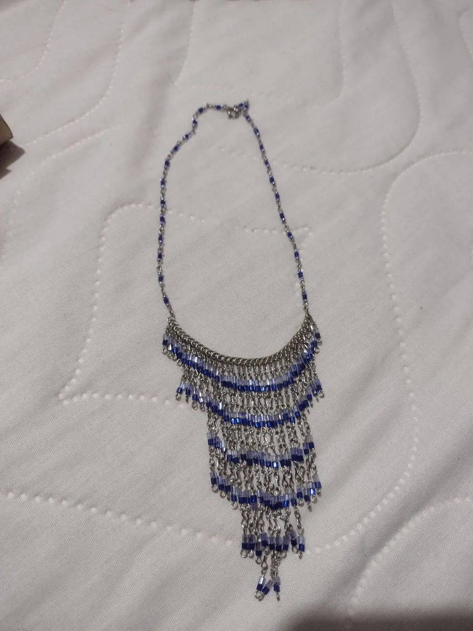 Colar feminino com franjas e miçangas- estilo boho elegante