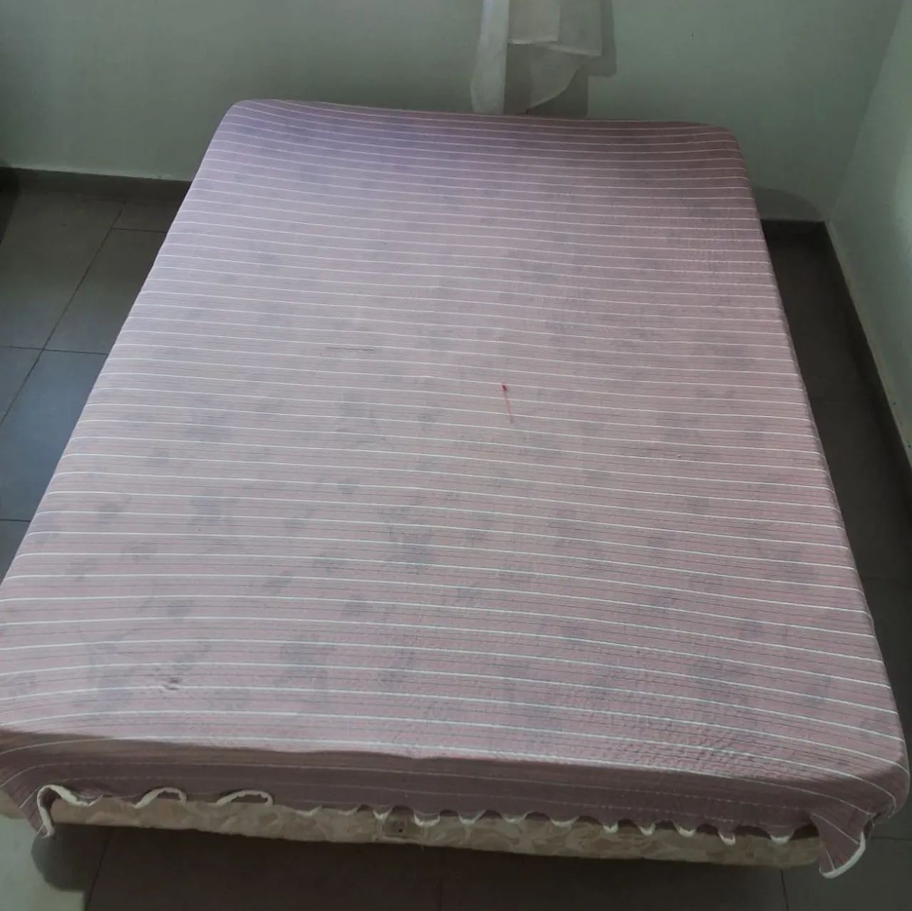 Cama box de casal  e colchão  ( conjunto marca ORTOBOM)) - Foto 4