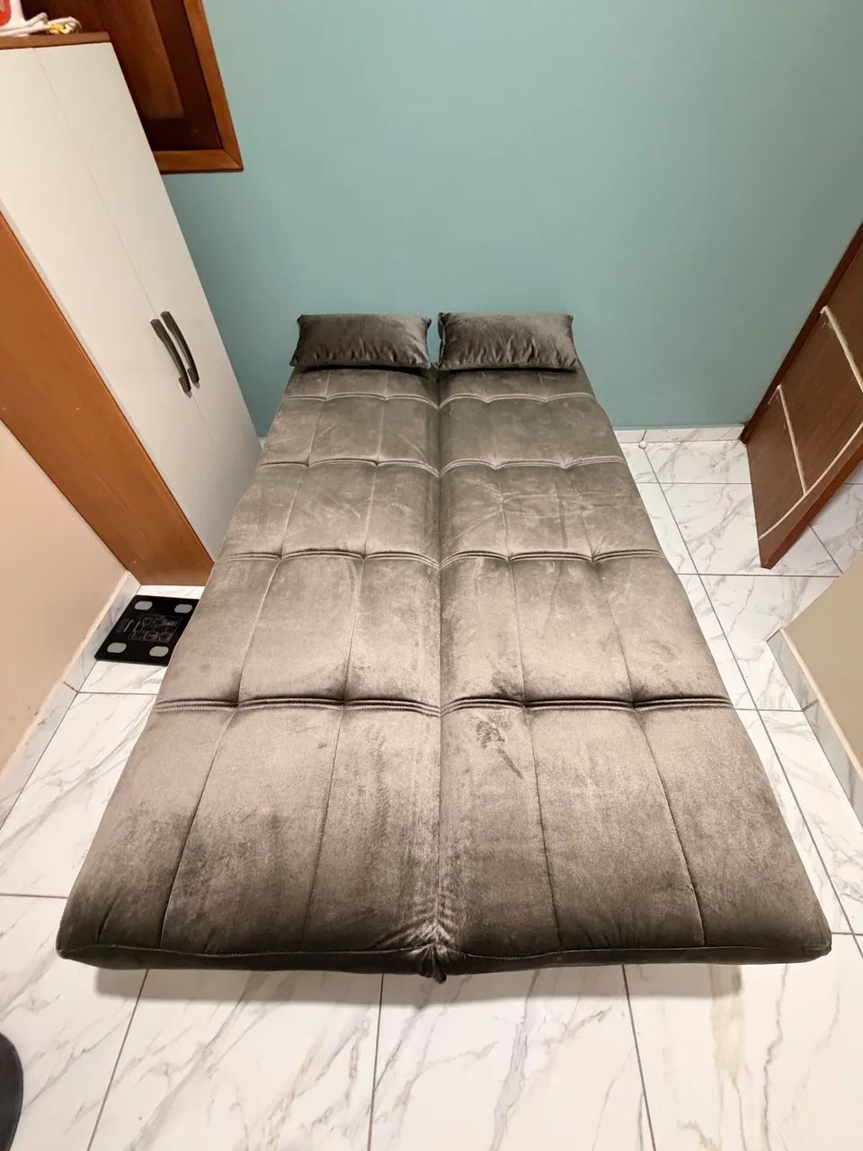 Sofá-cama marrom 