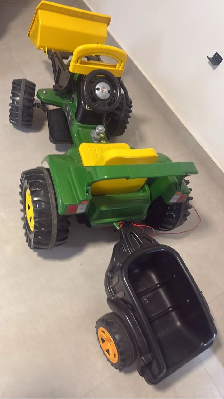Vendo trator elétrico infantil 12v  - Foto 2