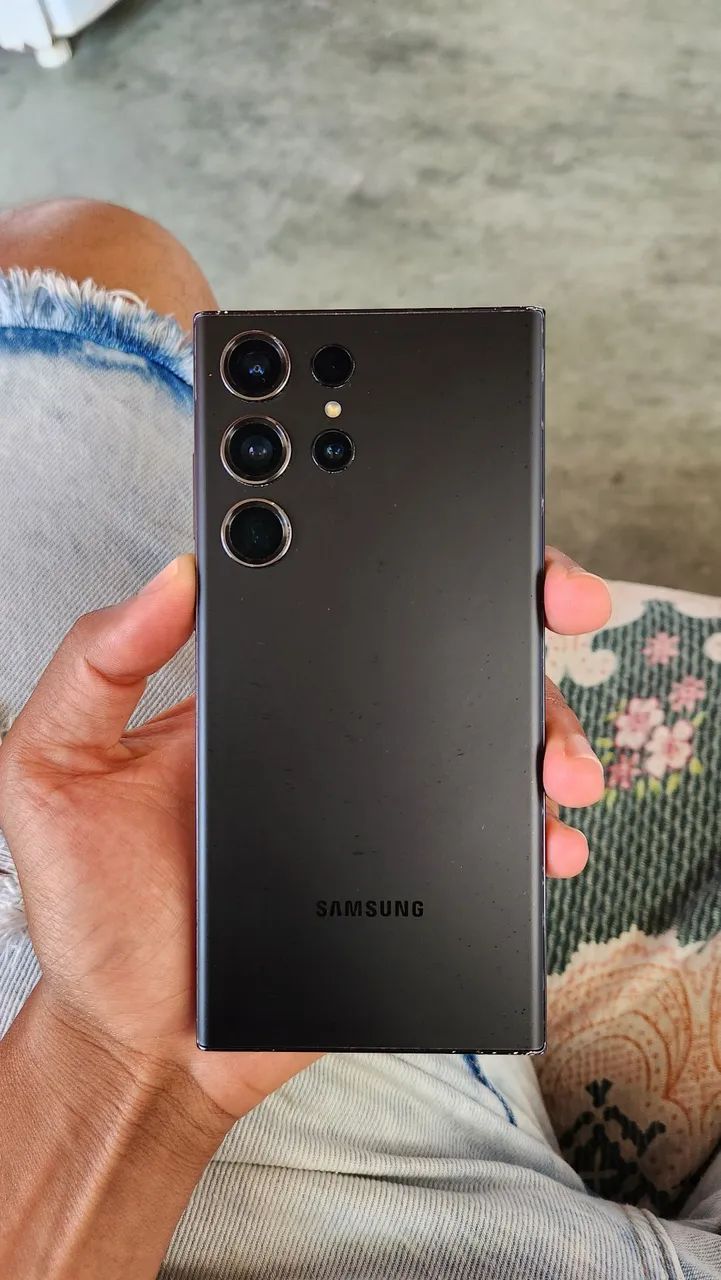 Anúncio de um celular 