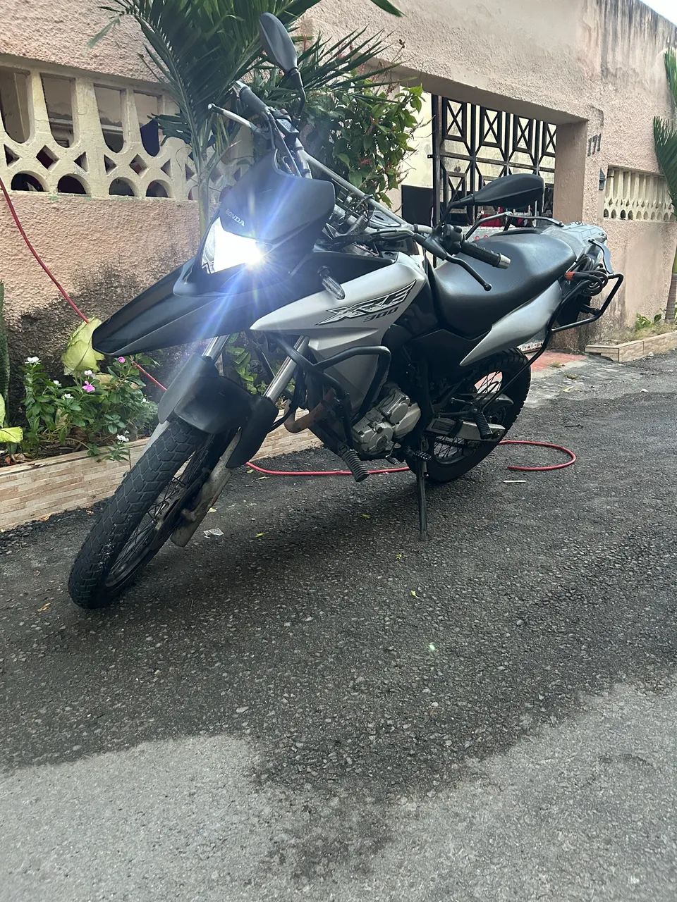 Xre 300 2018