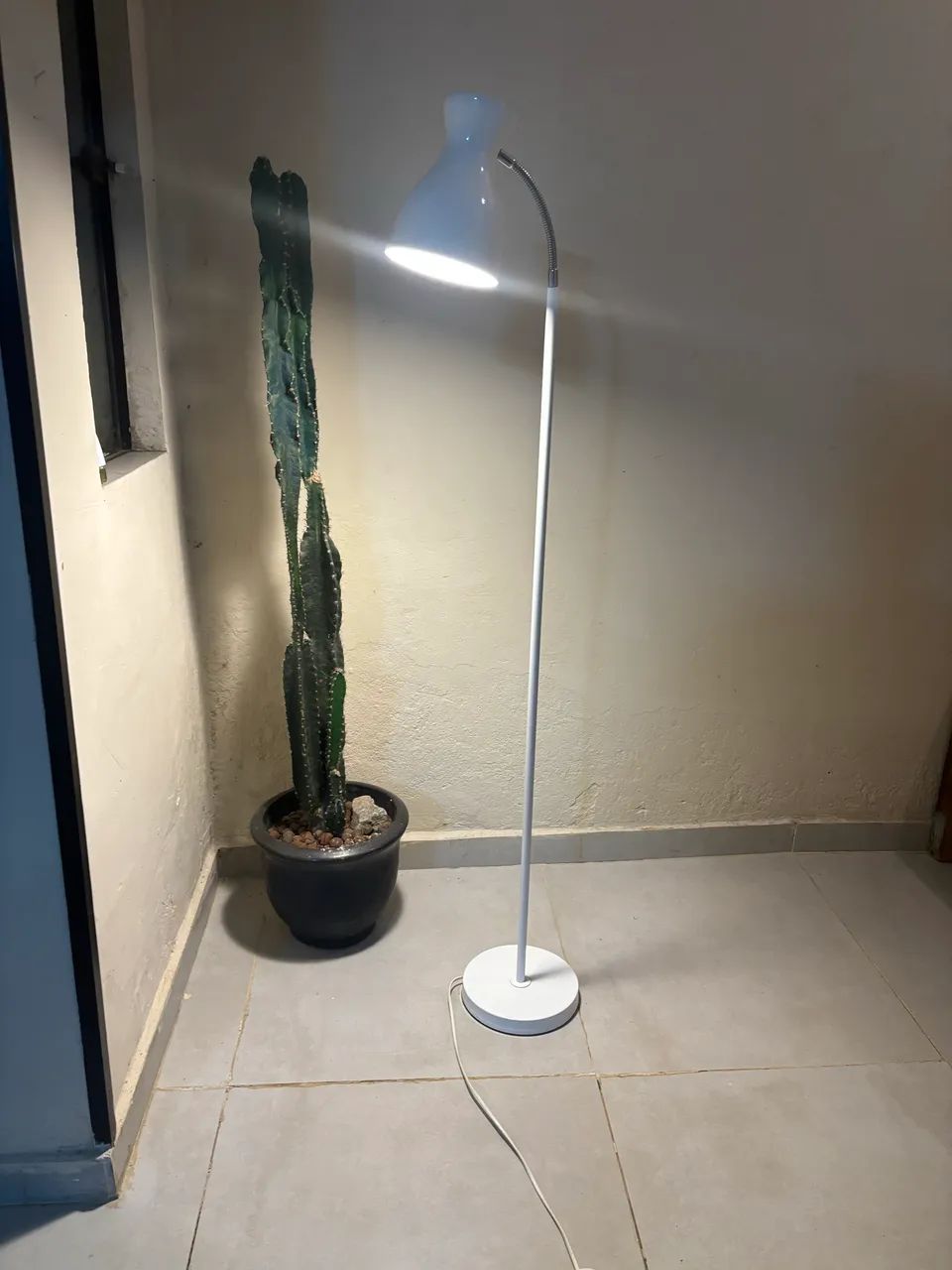 luminária de piso articulável metal