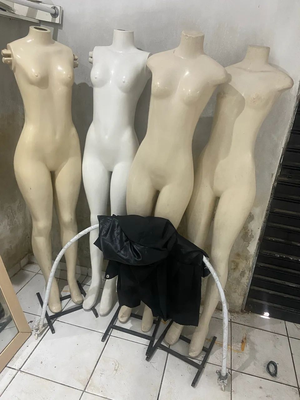 Manequins araras  e provador