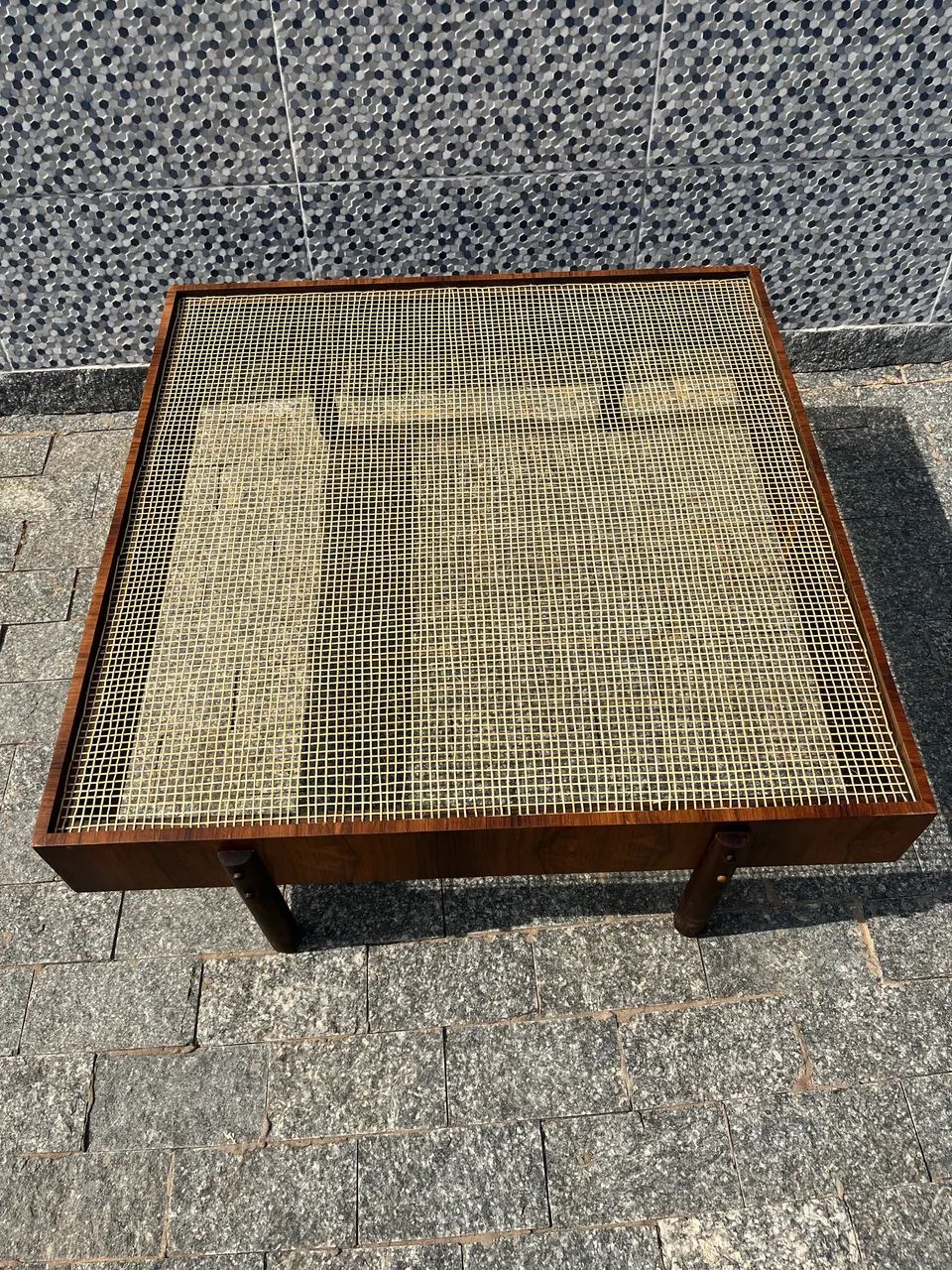 Mesa de centro de palha natural 