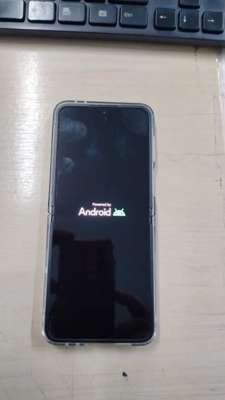 Samsung Galaxy ZFlip6 - Foto 3
