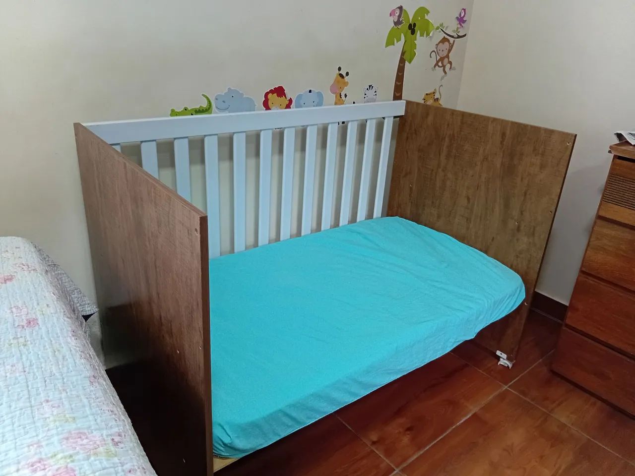 Berço Mini Cama Gabi da Carolina Baby Intacto Grades Removíveis que não machucam ao bater