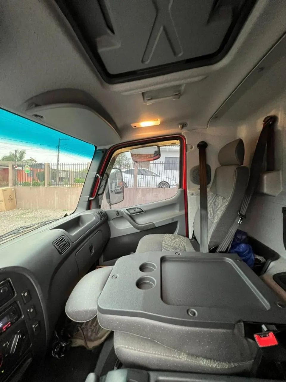 Mb Accelo 915 4x2 - Ano 2013 Baú - Foto 4